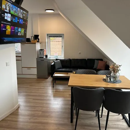 Spr-Helle Wohnung Mit Balkon, Ebk, Wlan, Netflix, 24 Stunden Self Checkin Springe Exterior photo
