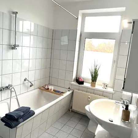 Spr-Helle Wohnung Mit Balkon, Ebk, Wlan, Netflix, 24 Stunden Self Checkin Springe Exterior photo